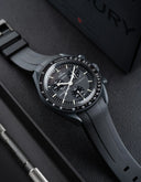 Curved Rubber Strap - Black - OM Luxury